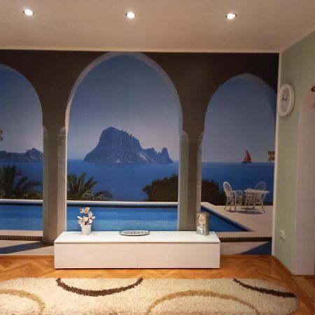 Blue Sky Apartment プロイェシュティ エクステリア 写真