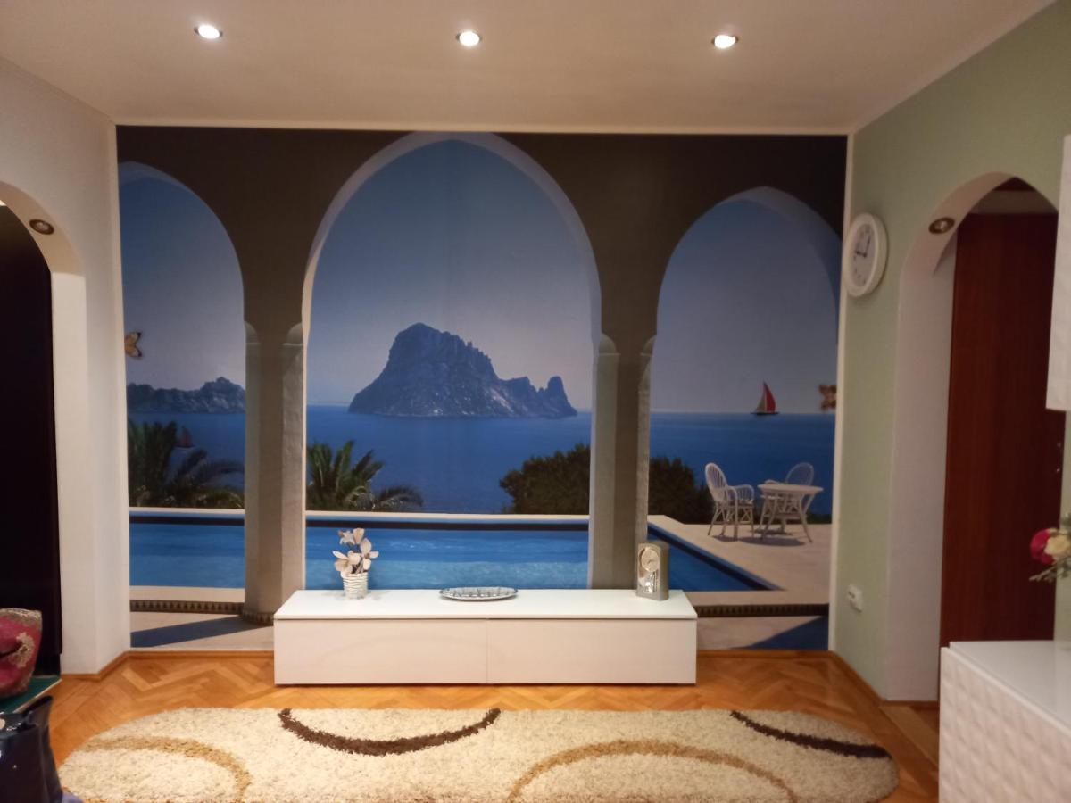 Blue Sky Apartment プロイェシュティ エクステリア 写真